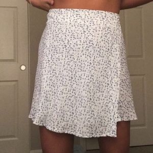 Brandy Melville Genevieve Skirt